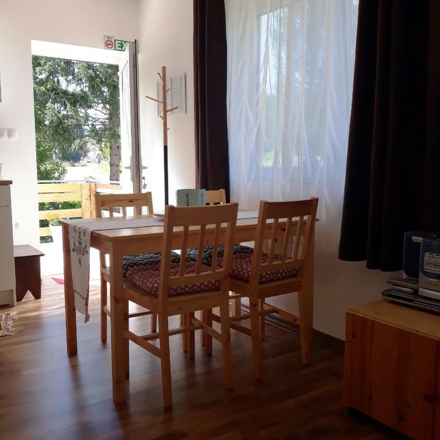 Plitvice Valley Apartments Licko Petrovo Selo ภายนอก รูปภาพ